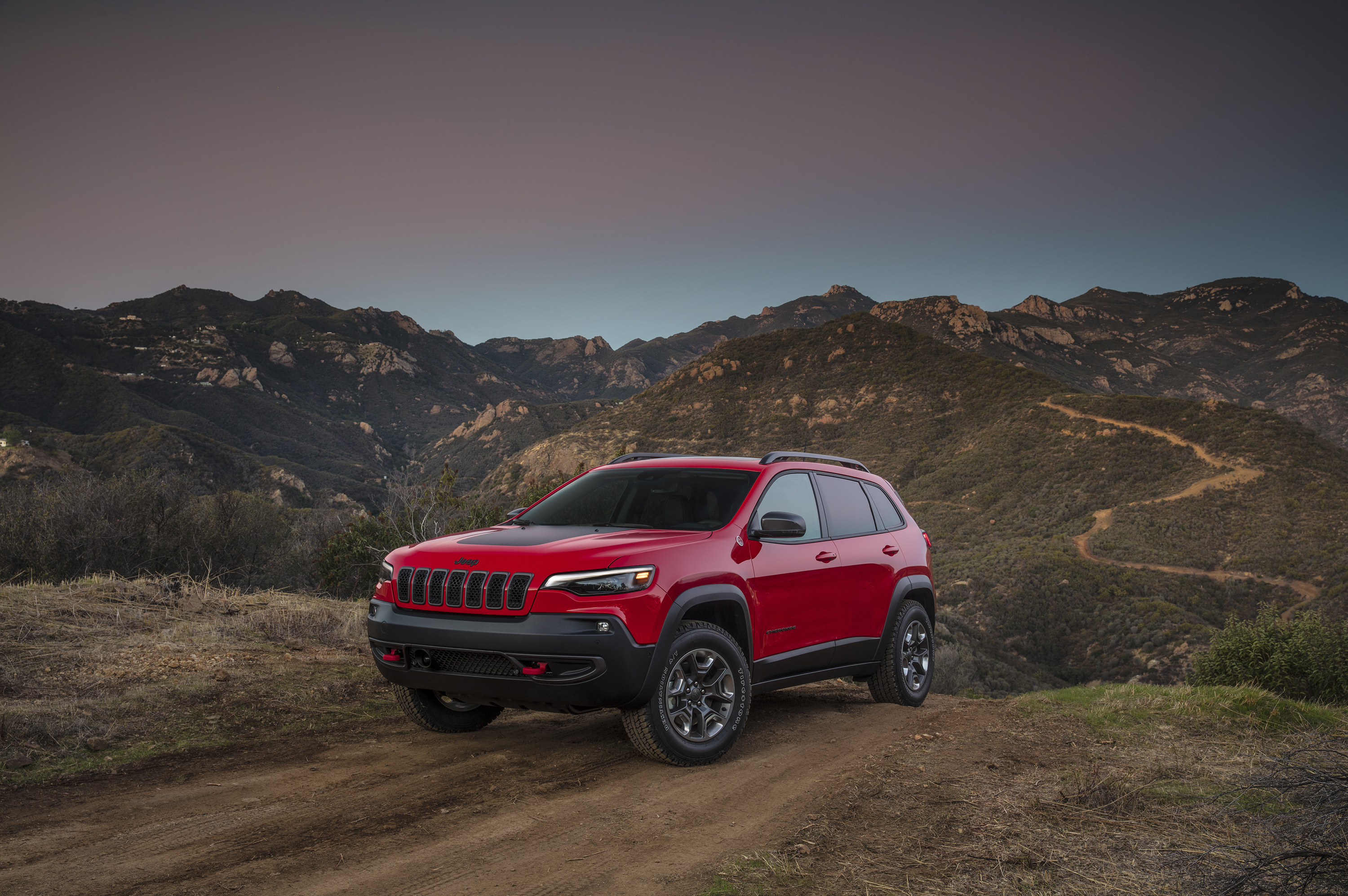 Easy Peasy Lemon Squeezy! 2019 Jeep Cherokee Trailhawk Off-Road Review