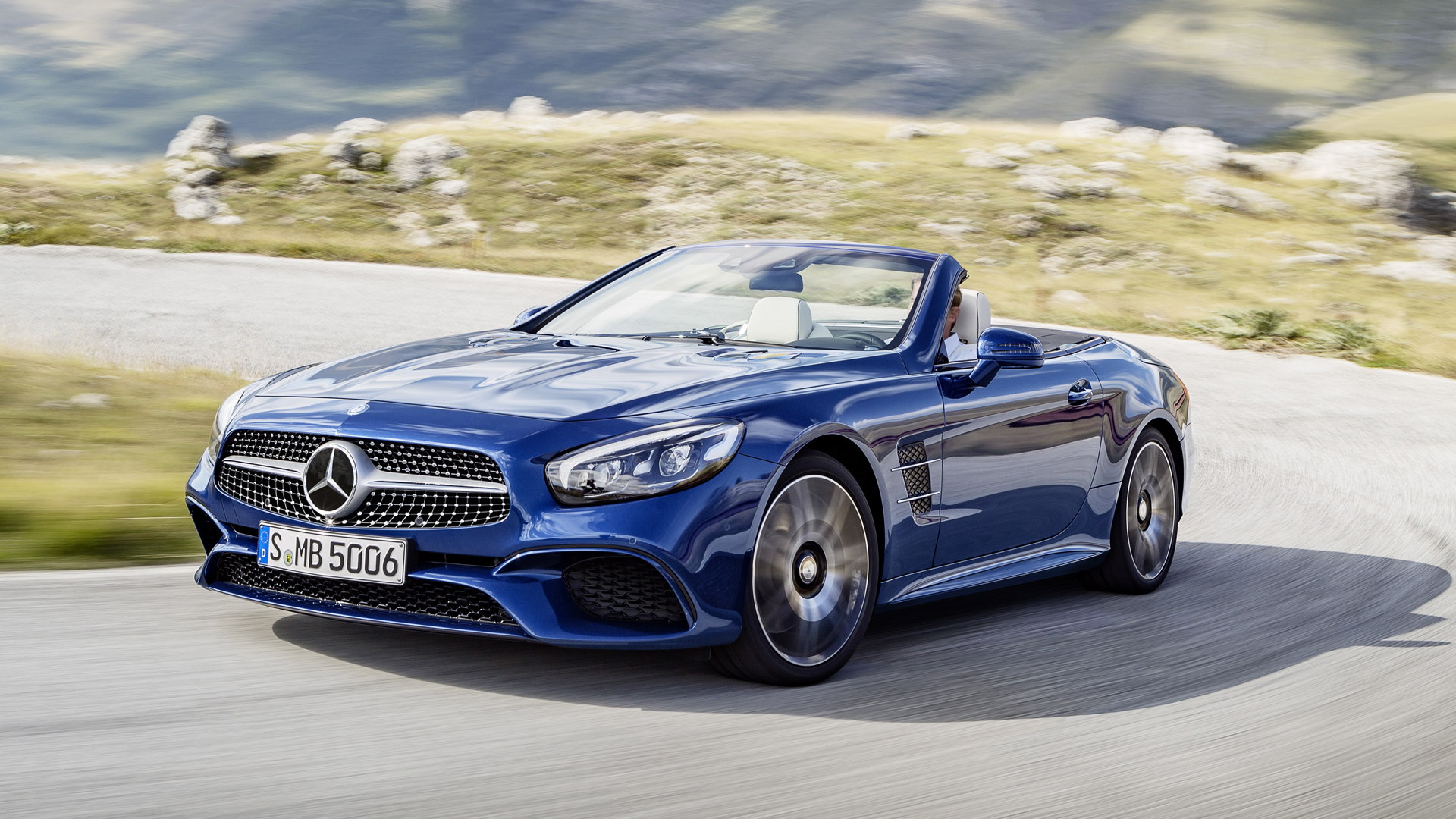 2017 Mercedes-Benz SL Leaked Ahead Of Los Angeles Auto Show