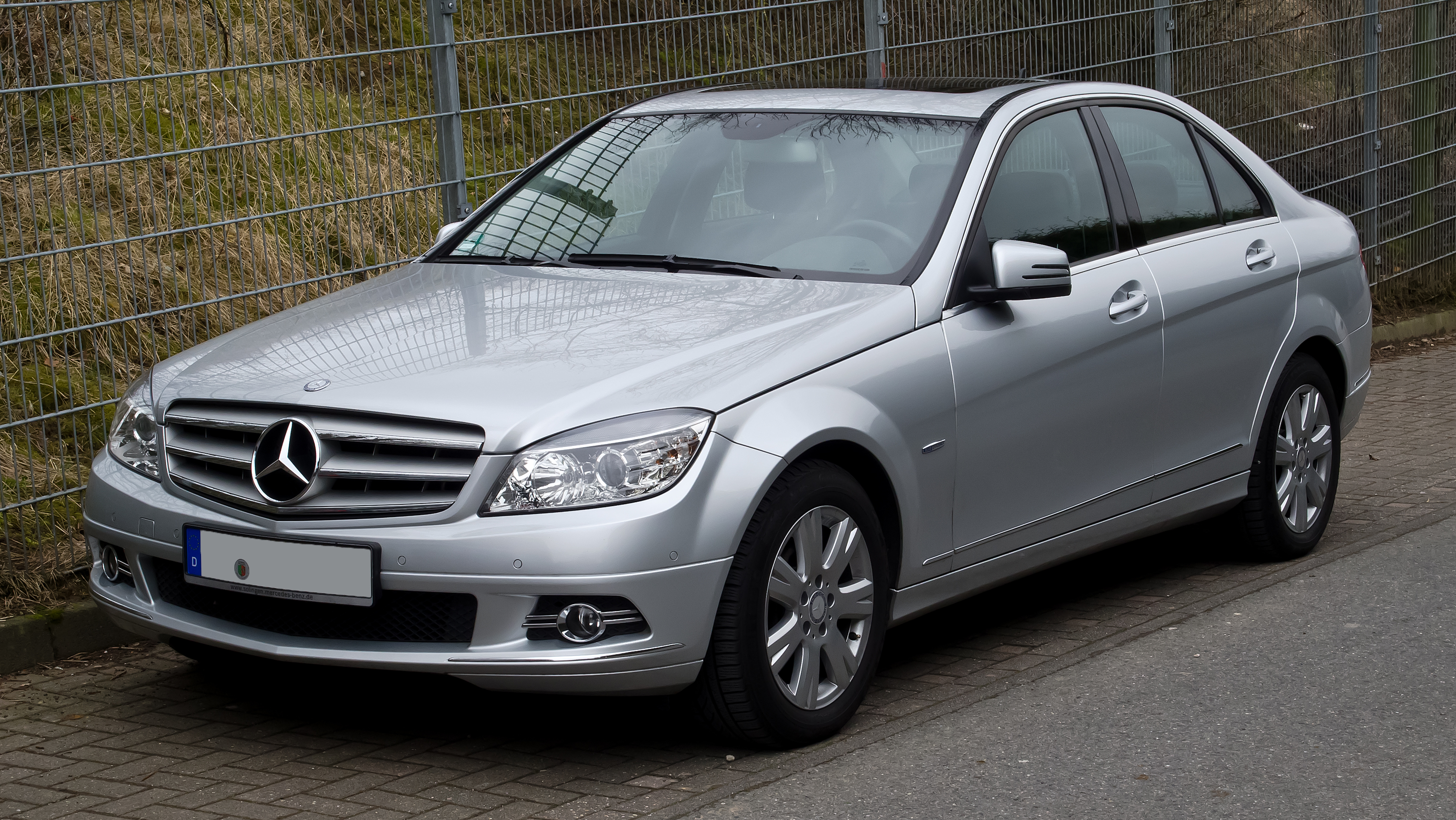 File:Mercedes-Benz C 180 Kompressor BlueEFFICIENCY Avantgarde (W 204