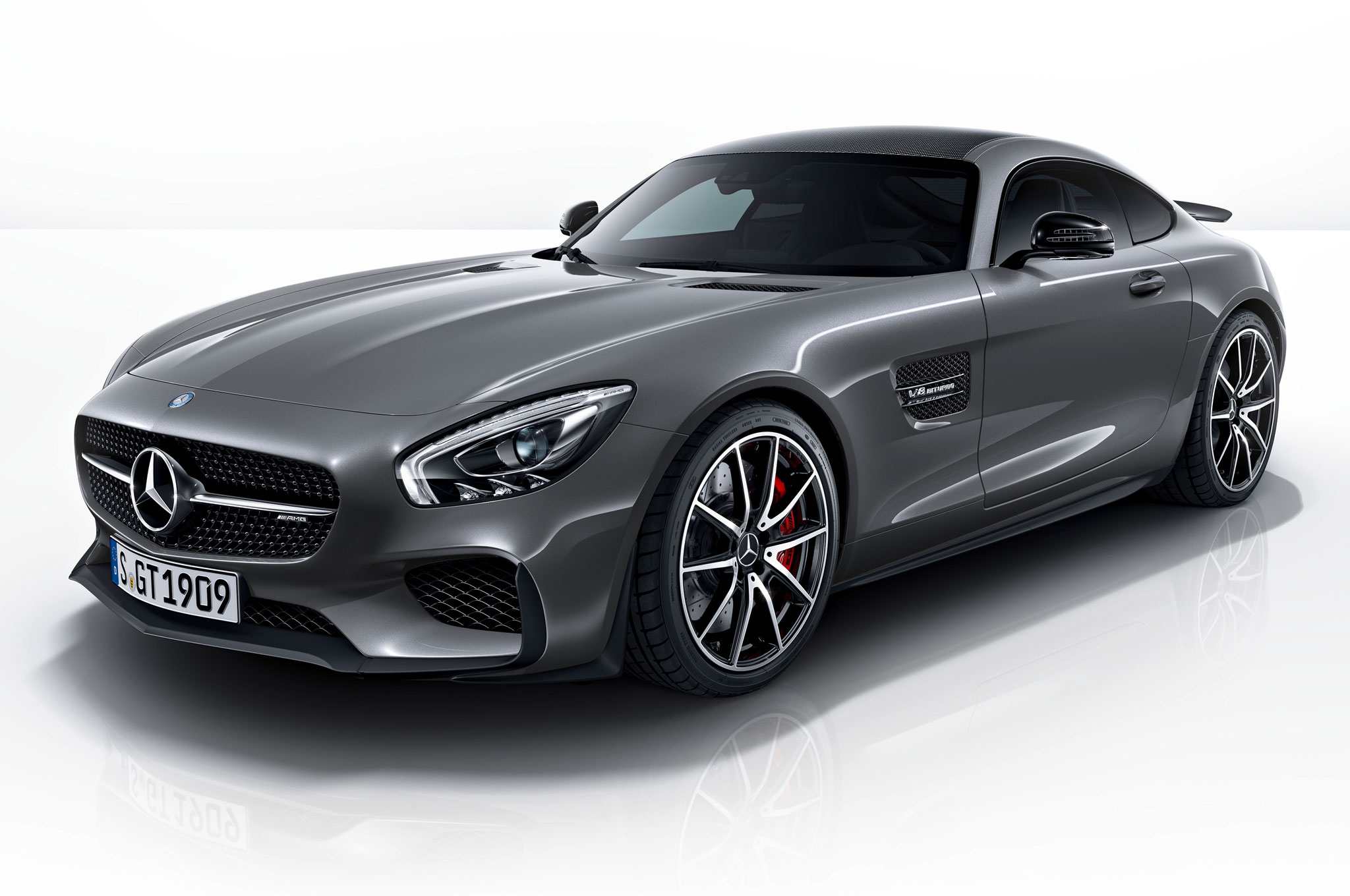 2016 Mercedes-AMG GT S Tempts Your Driving Ambiance With Its Great