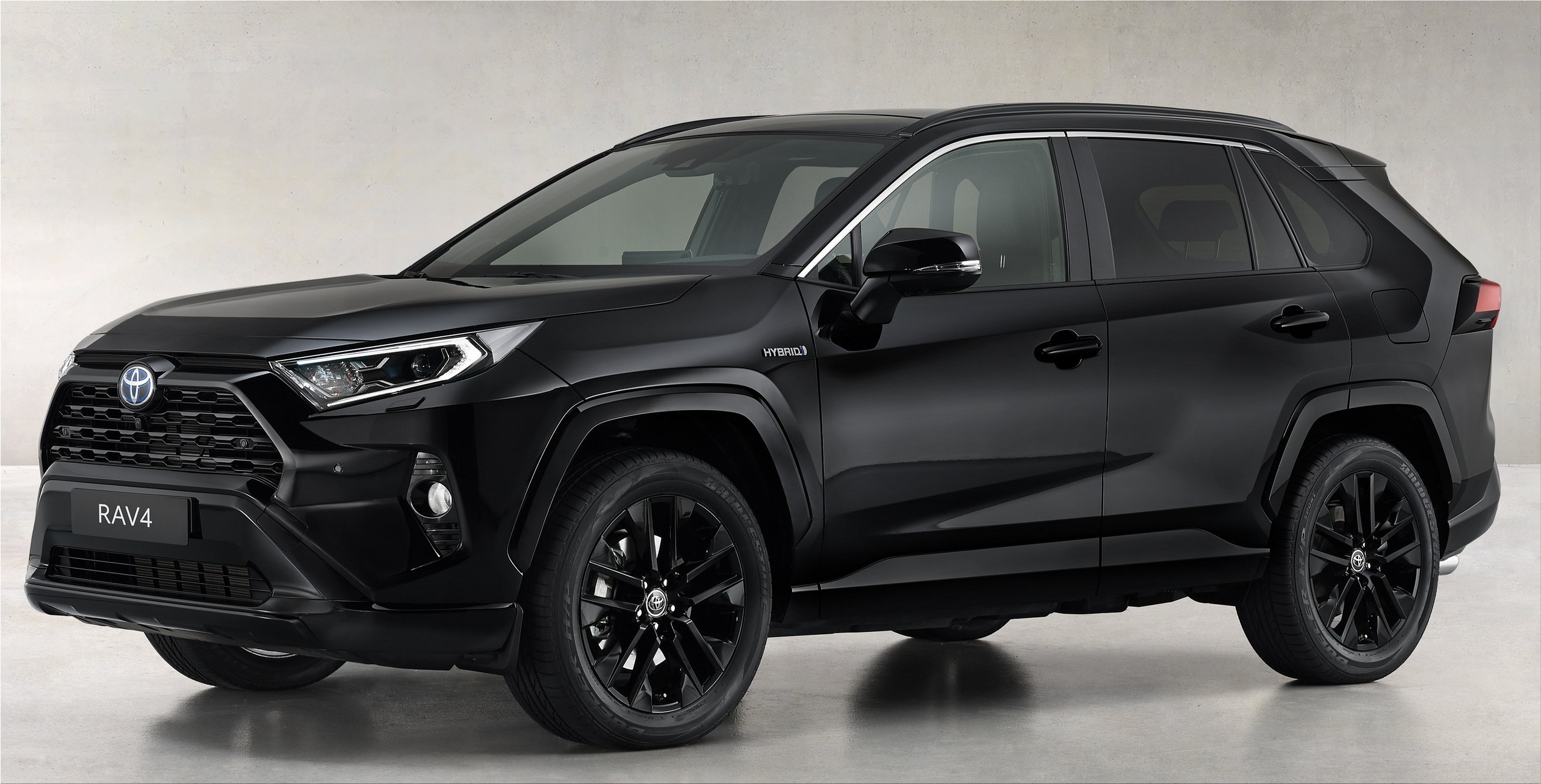 The new Toyota RAV4 Hybrid Black Edition with 306hp | Electric Hunter